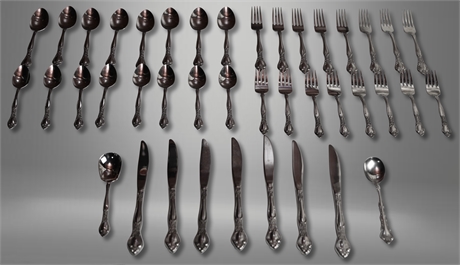 (Sea Spray) WM Rogers and Son 91 Piece Flatware Set Service for 12