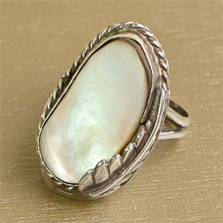 Mother of Pearl Sterling Silver Ring Size 6.5