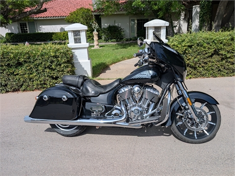 2017 Indian Chieftain | Thunder Black Pearl | One Owner | Only 2,344 Miles
