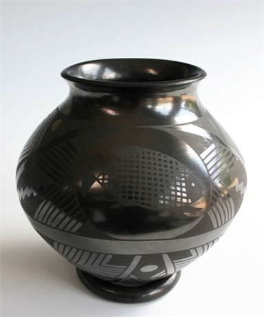 Mata Ortiz Traditional Pottery