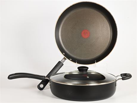 Pair of T-Fal Skillets