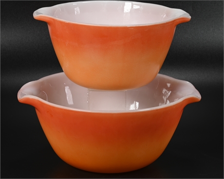 Vintage Pyrex "Orange Ombre" Mixing Bowls