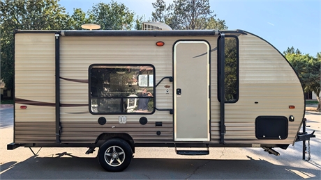 2016 Forest River Cherokee Wolf Pup 16FQ — Lightweight Travel Trailer