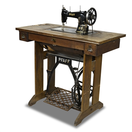 Antique Pfaff 31 Treadle Sewing Machine