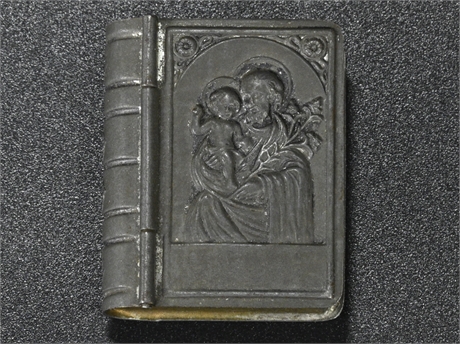 Vintage Czechoslovakian Rosary Case