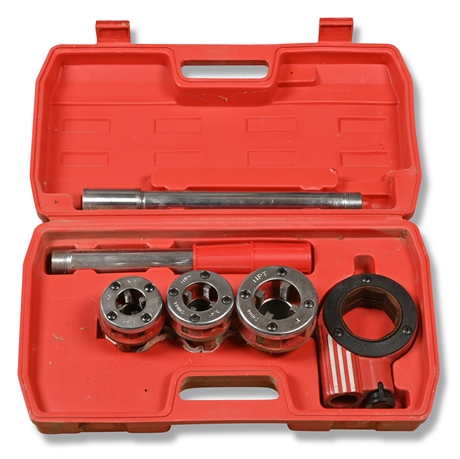 Pipe Threading Kit with Ratchet