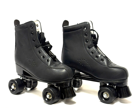 Women’s Black Leather Roller Skates!