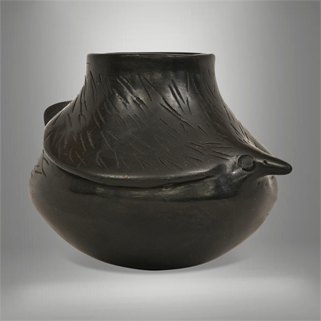Lidia Renteria Mata Ortiz Blackware Crow Effigy Jar, Hand-Sculpted