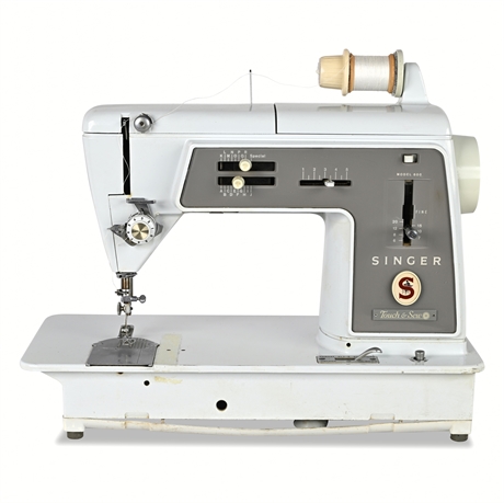 Singer Model 600 Touch & Sew w/ Presser Foot, Bobbins, Discs & Accessories