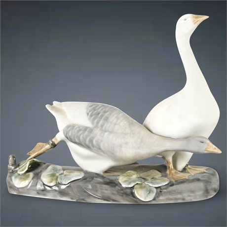 Royal Copenhagen® Geese No. 609