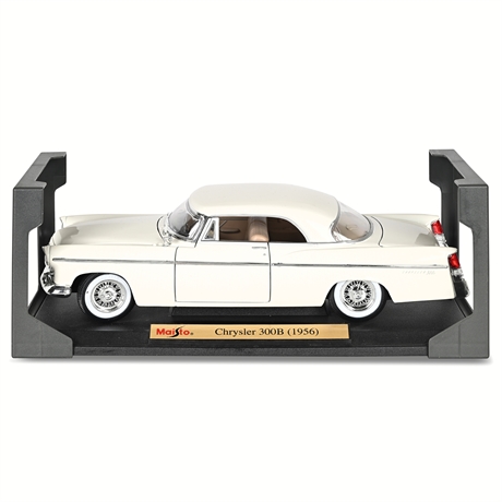Maisto 1:18 1956 Chrysler 300B Die-Cast Model — Display Base Included