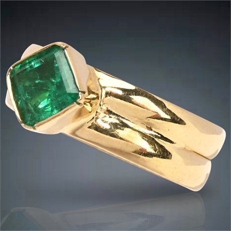 14K Gold and Colombian Emerald Ring