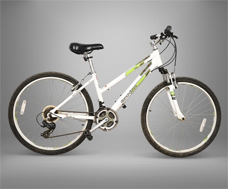 Diamondback Outlook Women’s Mountain Bike – 26" Wheels, 15" Frame