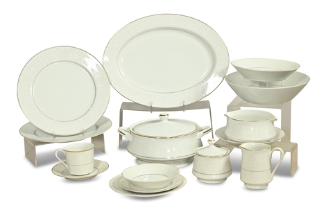 Coventry 'Chantilly' Service for 8 Plus Serving Pieces