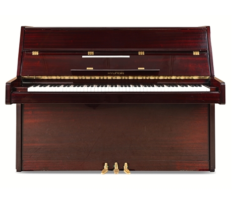 Hyundai U-822 Upright Piano in Mahogany with Bench — 88 Keys
