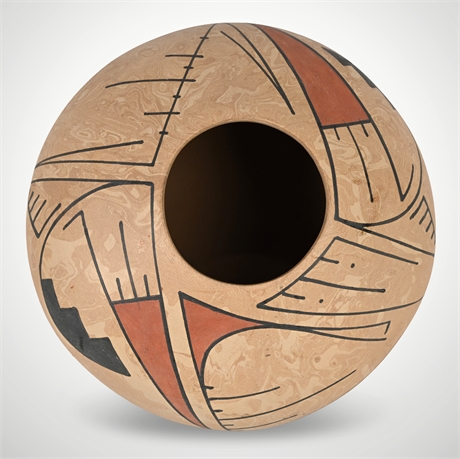 Imelda Quezada Mata Ortiz Pottery Vessel – Signed