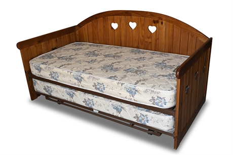 Pine Daybed with Trundle