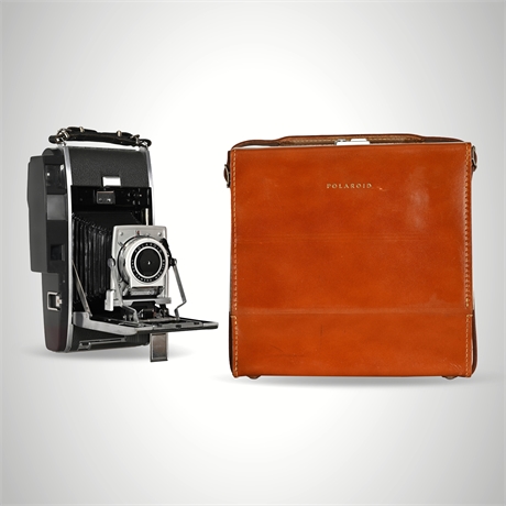 Polaroid 110B Pathfinder Camera Kit w/ Case, Wink-Light & Accura