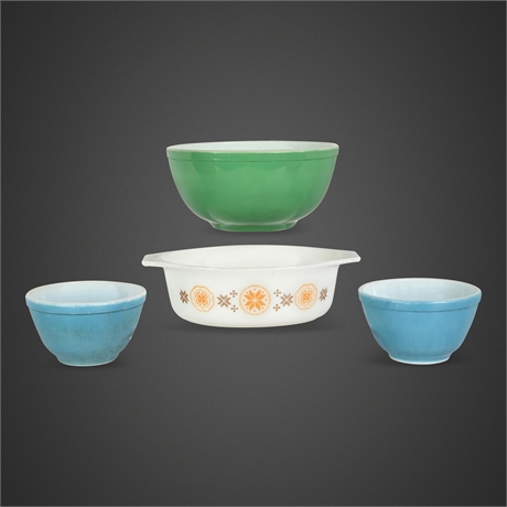 Pyrex Primary Green & Blue Mixing Bowls with Town & Country Casserole, 4 Pieces