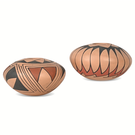 Pair of Elisa Ortiz Mata Ortiz Seed Jars – Mexico, Hand-Painted