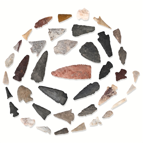 Authentic Lot of 39 Native American Arrowheads – Mid-Century New Mexico