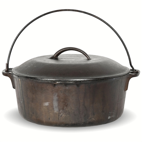 Vintage #8 Cast Iron Dutch Oven