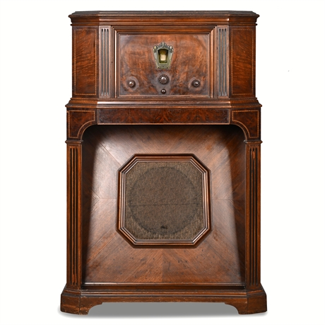 Philco Model 112X “Superheterodyne Eleven” Console Radio – Walnut, 1932
