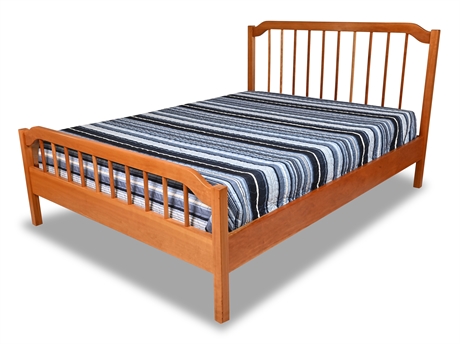 Classic Maple Spindle Bed in Full