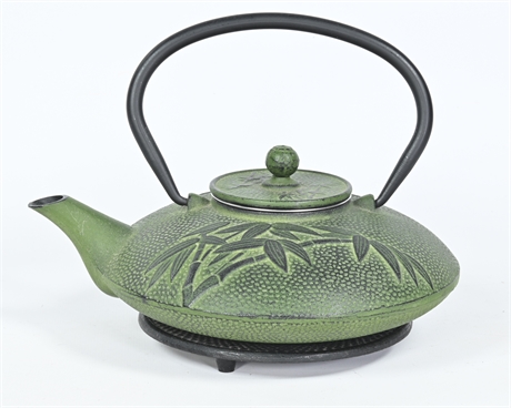 Cast Iron Kettle with Trivet
