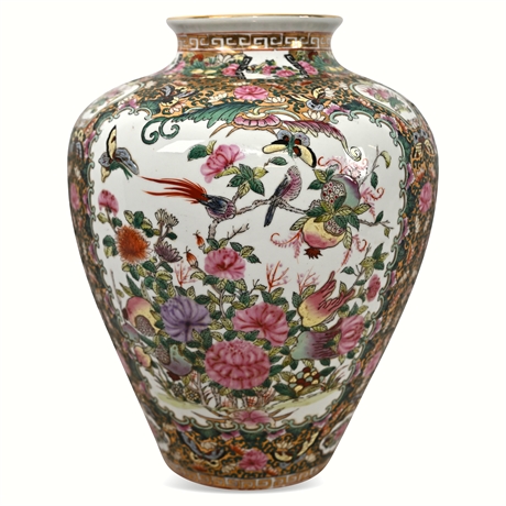 14" Charming Chinese Rose Medallion Vase