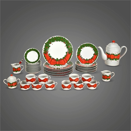 Fitz and Floyd Holly Wreath 41-Pc Christmas Porcelain Set, 1976