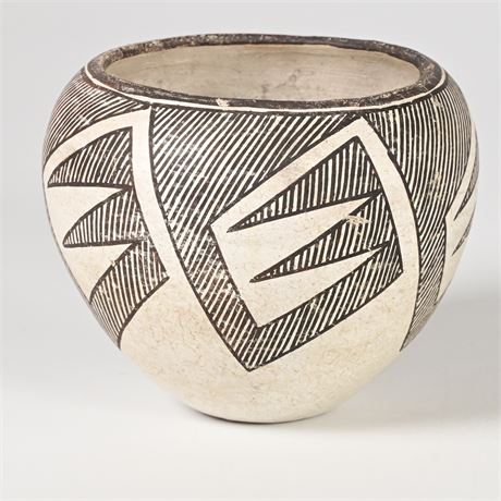 Lucy M. Lewis Acoma Fine Line Vase
