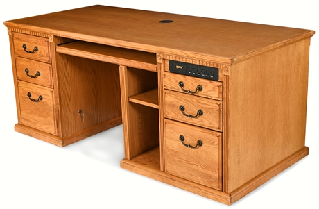 Furniture Traditions Oak Executive Desk