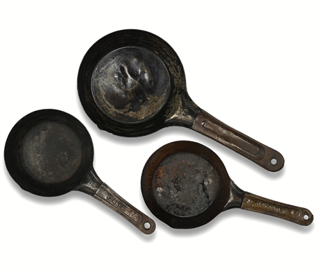 (3) Vintage Cold Handle Cowboy Skillets