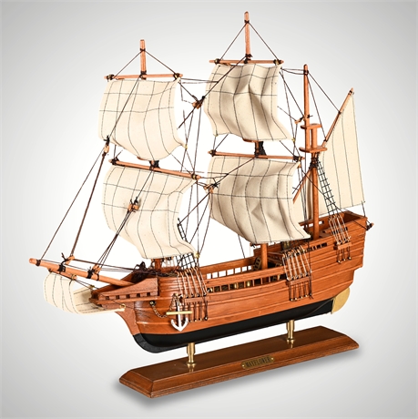 Heritage Mint “Mayflower” Model Ship — Wood & Canvas, Excellent