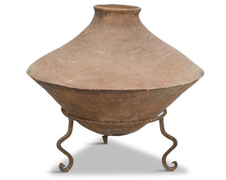 Tarahumara Pot with Iron Stand