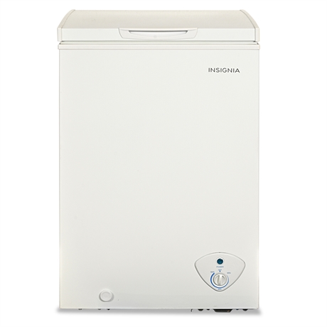 Insignia NS-CZ35WH9 3.5 Cu Ft Chest Freezer