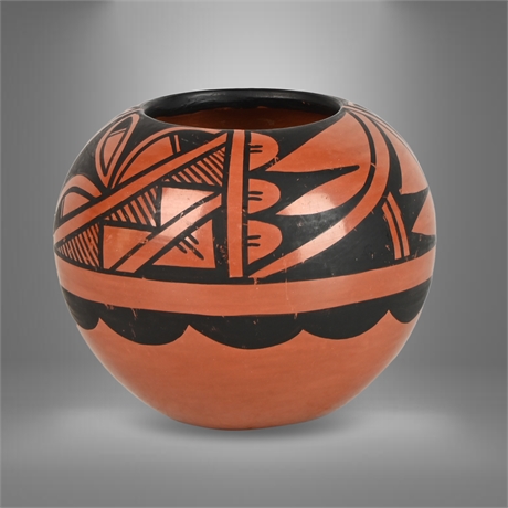 Vintage Pueblo Pot