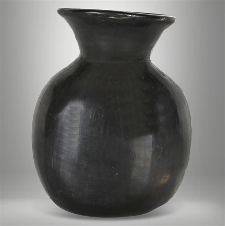 Dona Rosa Signed Barro Negro Vessel, Oaxaca Mexico