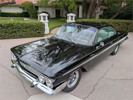 1961 Chevrolet Impala 2-Door Sport Coupe (“Bubbletop”)