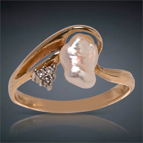 Vintage 14K Diamond and Baroque Ring
