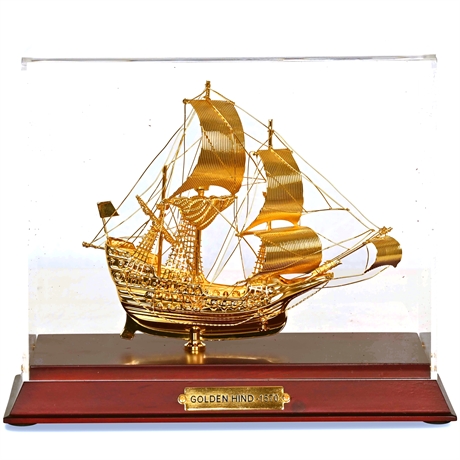 Golden Hind - 1570 Ship
