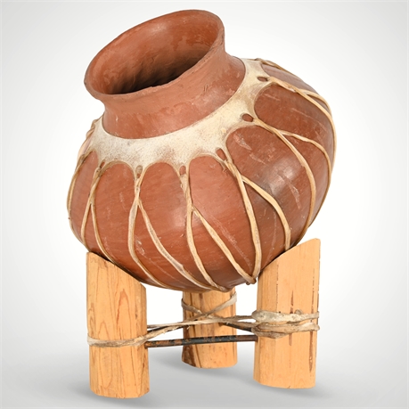 Tarahumara Pot with Stand