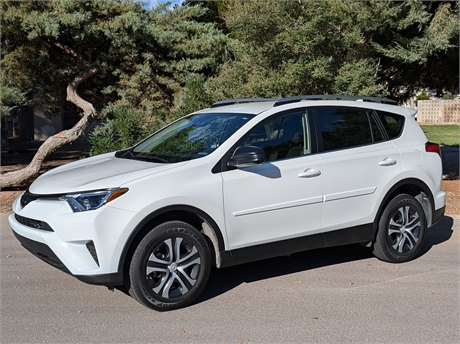 2018 Toyota RAV4 LE AWD