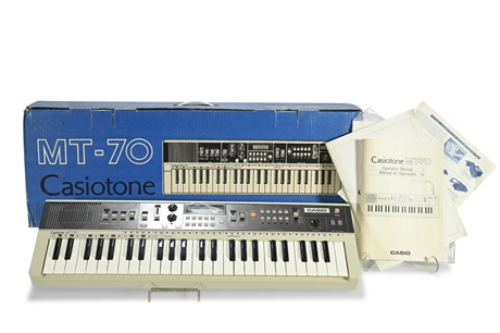 Vintage Casio MT-70 Casiotone Keyboard