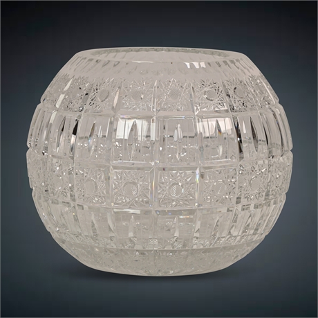 20th Century Crystal Vase In The Shape Of A Sphere
