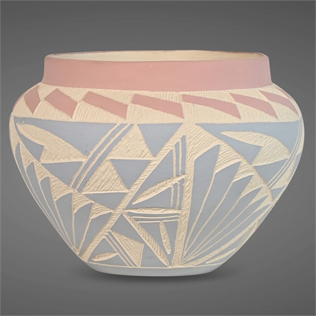 8" Acoma Sgraffito Pot