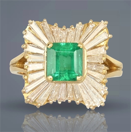 18K Yellow Gold Colombian Emerald and Diamond Cocktail Ring – Size 6.5