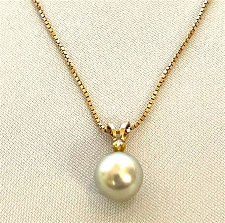 14K Gold Necklace with Pearl and Diamond Pendant