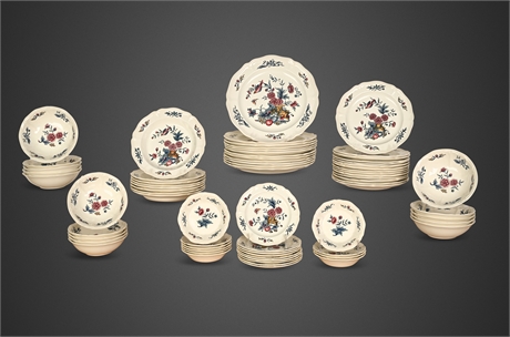 Wedgwood Williamsburg Potpourri 68-Piece Dinnerware Set – England